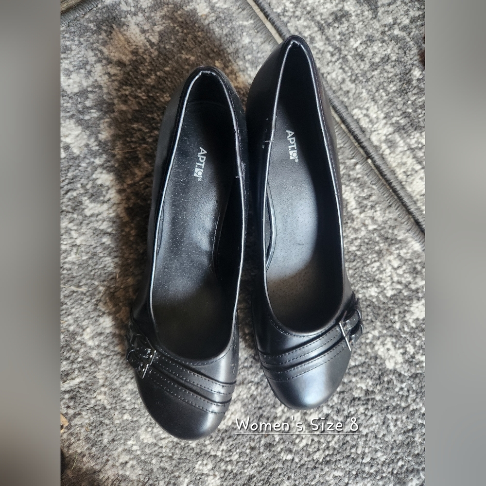 Apt 9 Wedge Heels Size 8
